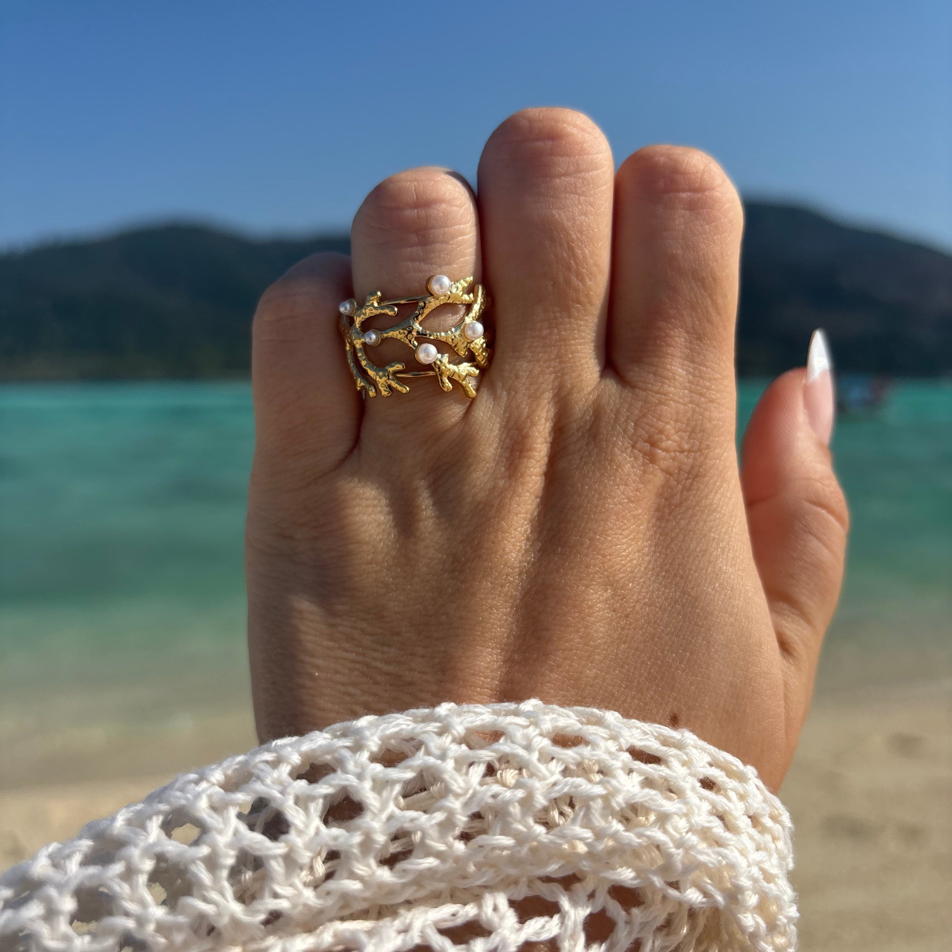 Ocean Coral Pearl Ring / Bague