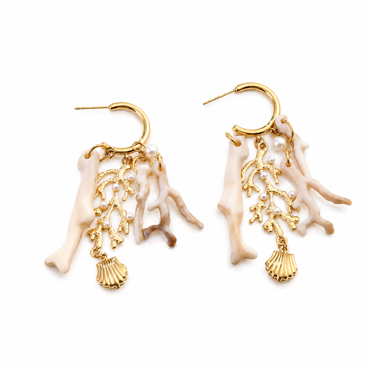 Gold Coral Earrings / Boucles d'oreilles