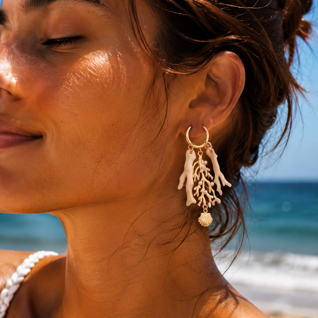 Gold Coral Earrings / Boucles d'oreilles
