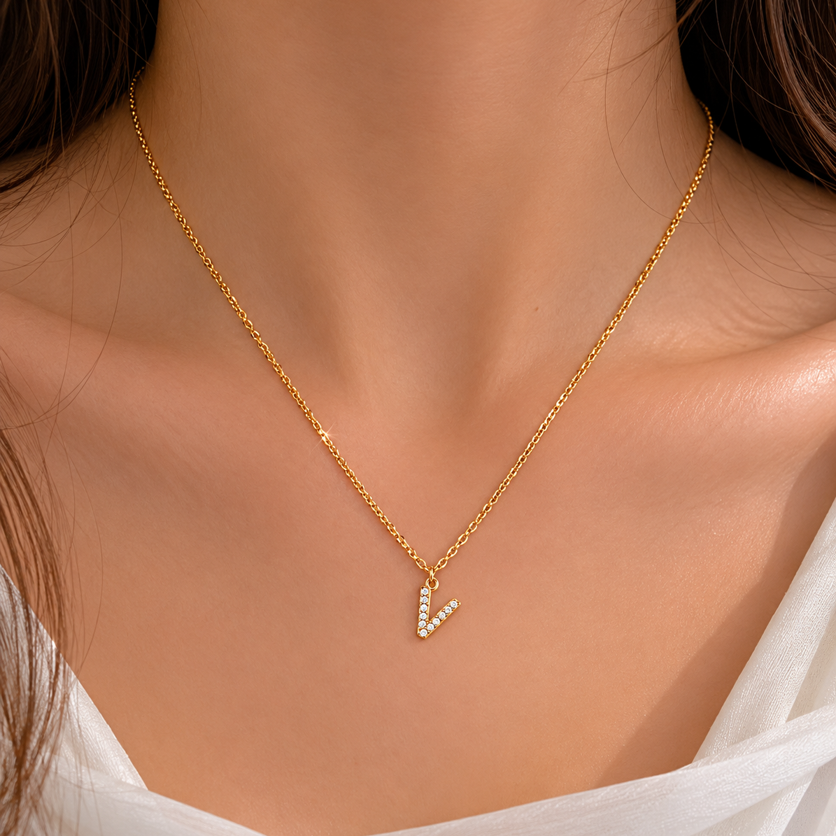 V Initial Necklace / Collier